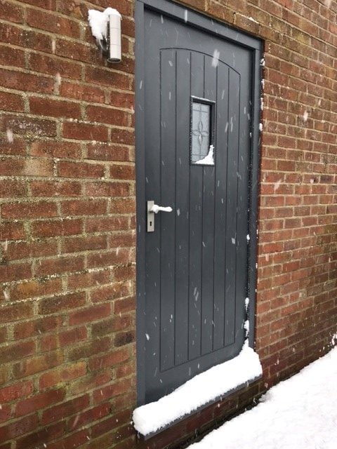 Mabel’s surroundings in the snow